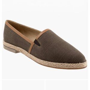 Trotters Estelle Flat Brown Canvas 10W